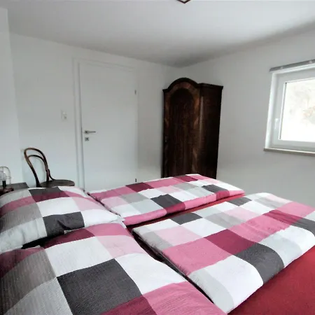 Holz By Interhome Pians